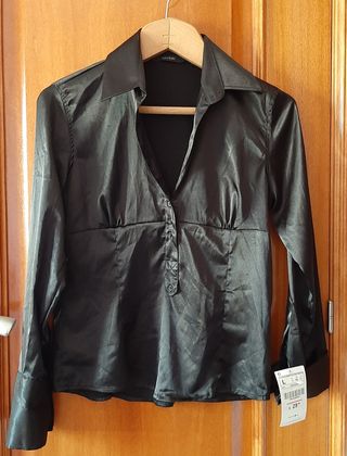 Camisa mujer Zara de segunda mano por 15 EUR en Barcelona en WALLAPOP