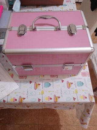 Kit uñas acrílicas de segunda mano por 100 EUR en Sant Vicenç de Castellet  en WALLAPOP