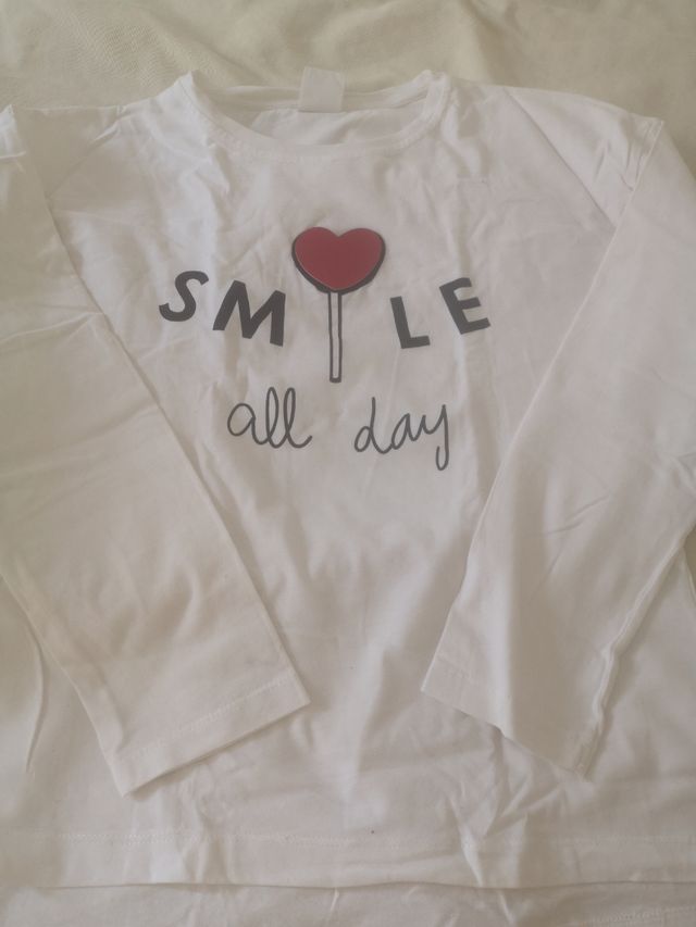 Lote 4 camisetas, 2 a estrenar.