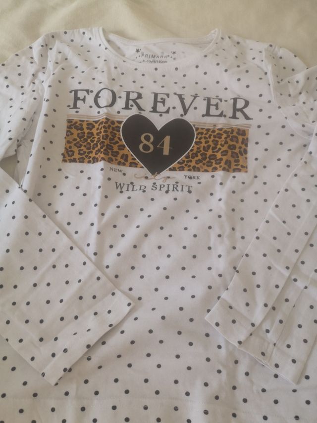 Lote 4 camisetas, 2 a estrenar.