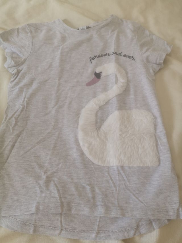 Lote 4 camisetas, 2 a estrenar.