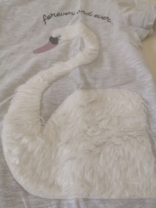 Lote 4 camisetas, 2 a estrenar.