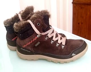 Botas montaña invierno QUECHUA 37 de segunda mano por 15 EUR en Zaragoza en  WALLAPOP