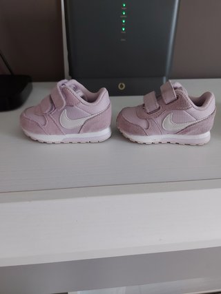 Zapatillas nike bebe 19,5 de segunda mano por 12 EUR en Peligros en WALLAPOP