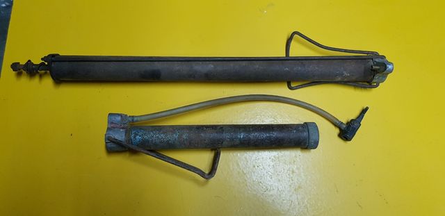 Pareja bombas aire antiguas