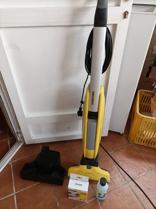 Aspiradora fregona de segunda mano por 60 EUR en Torrevieja en WALLAPOP