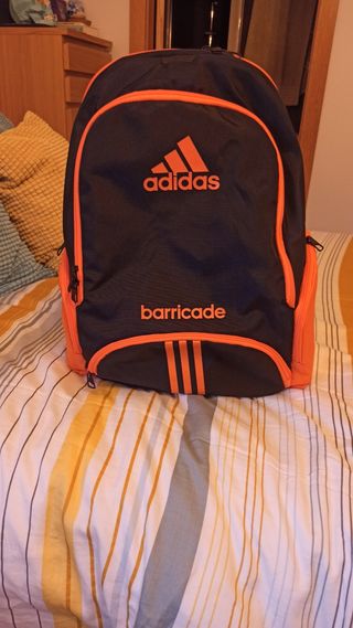 Mochila padel Adidas de segunda mano por 18 EUR en A Coruña en WALLAPOP