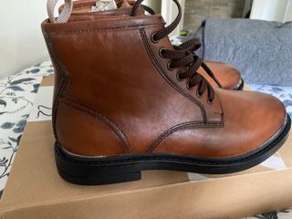 Botas hombre zara de segunda mano por 20 EUR en Rota en WALLAPOP