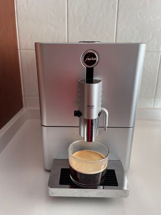 Cafetera Jura Ena micro 9 de segunda mano por 150 EUR en Badajoz en WALLAPOP