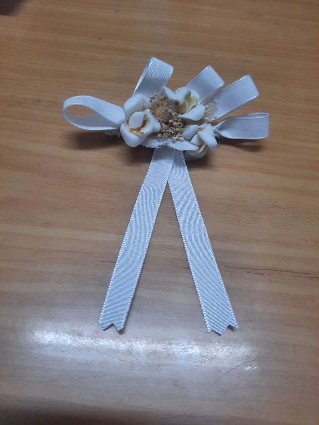 Lazo pelo Primera Comunión con flores