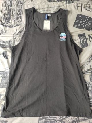Camiseta Tirantes Primark de segunda mano por 5 EUR en Madrid en WALLAPOP