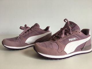Zapatillas Puma Moradas de segunda mano por 16 EUR en Alcázar de San Juan  en WALLAPOP