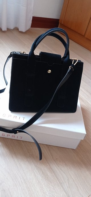 Bolso ante negro de Mango. Nuevo! de segunda mano por 20 EUR en Sestao en  WALLAPOP