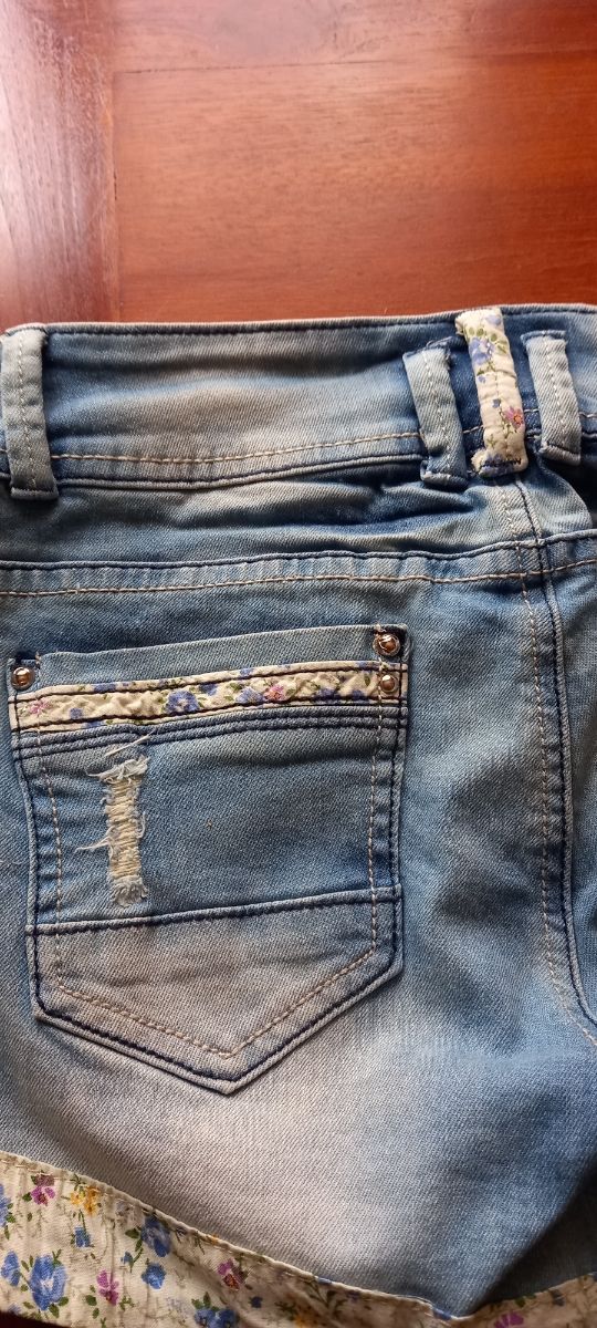 Pantalón vaquero corto