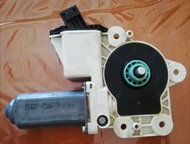 Motor de elevalunas trasero izquierdo 