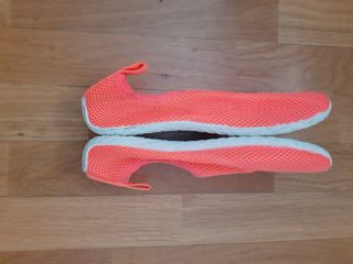 Zapatillas para agua y rocas decathlon de segunda mano por 4 EUR en Ciudad  Real en WALLAPOP