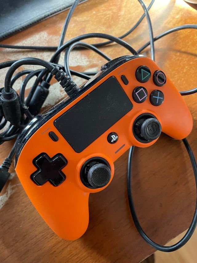 Mando PS4 - 2 unidades negro y naranja