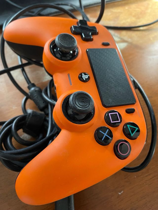 Mando PS4 - 2 unidades negro y naranja