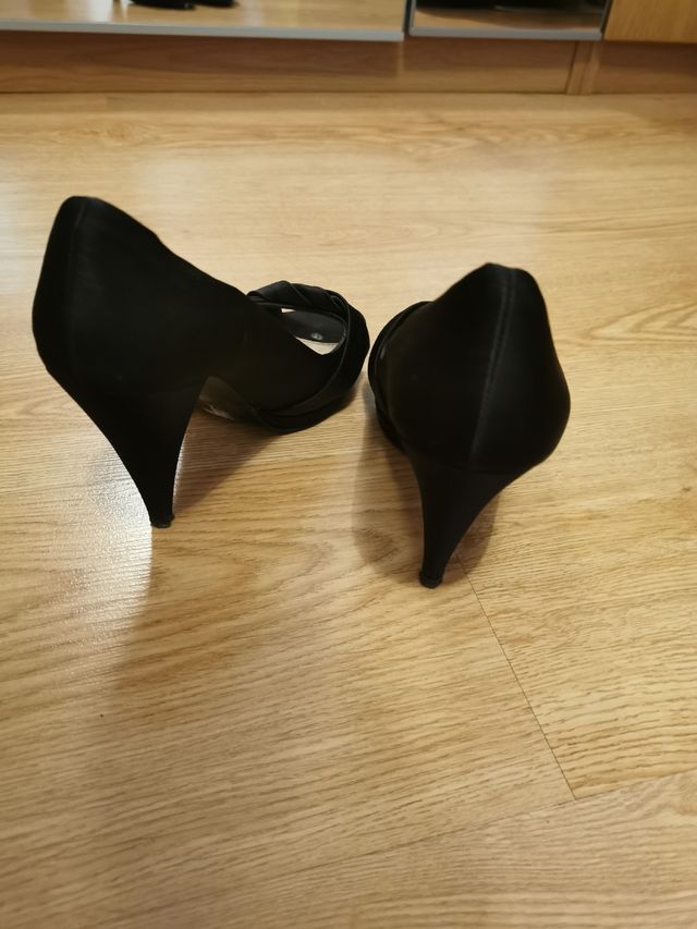 Zapatos de tacón para boda ZARA