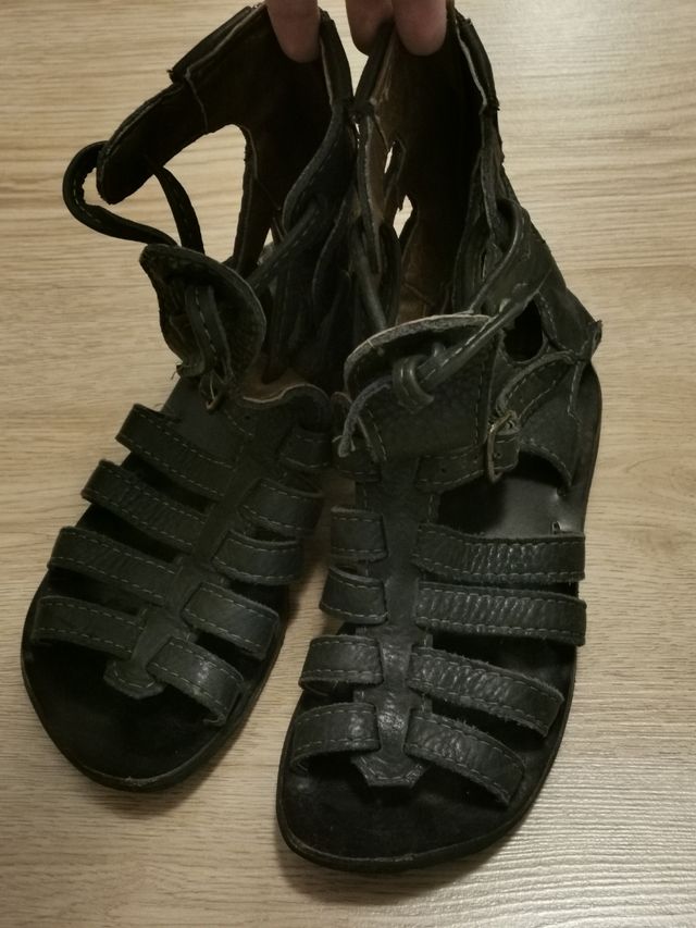 Sandalias tipo romanas de cuero verde