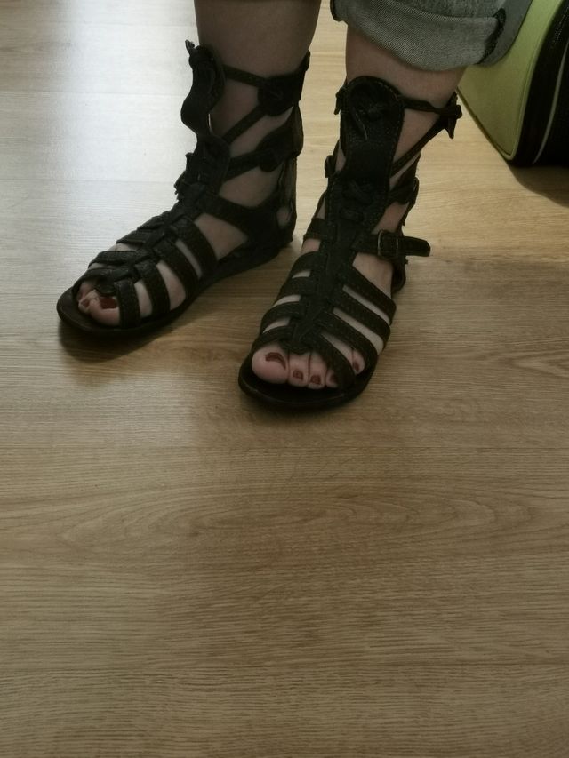 Sandalias tipo romanas de cuero verde