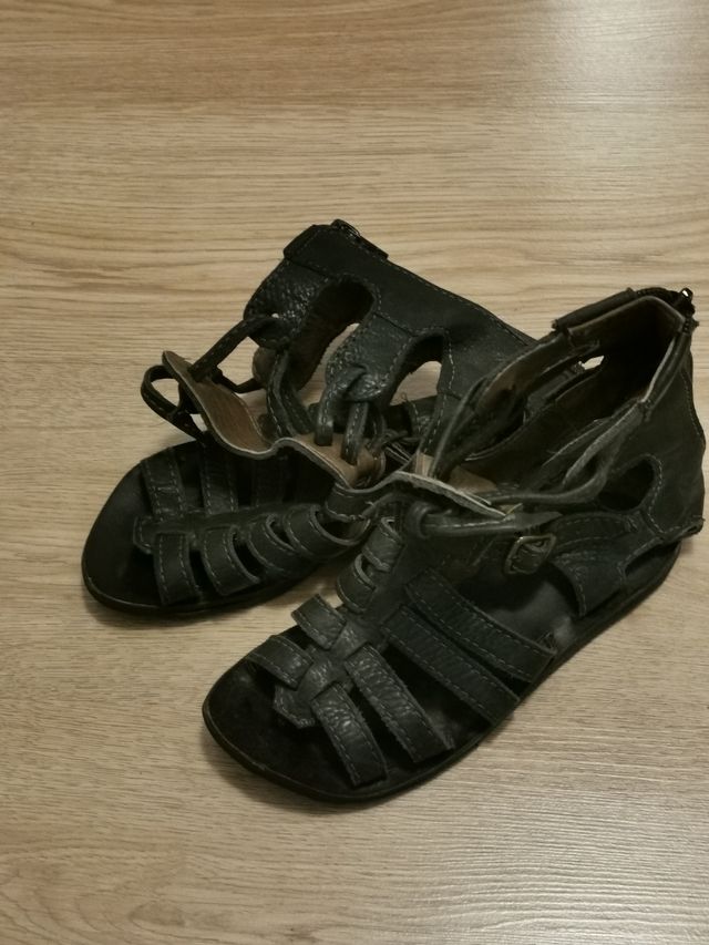 Sandalias tipo romanas de cuero verde