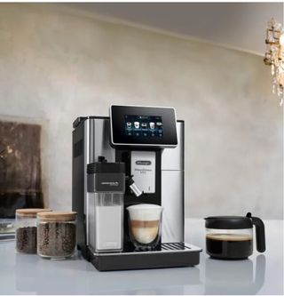 Cafetera Superautomatica Delonghi Prima Donna Soul de segunda mano por 999  EUR en Madrid en WALLAPOP