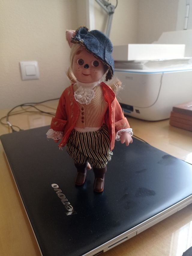 Se venden muñecas de Porcelana