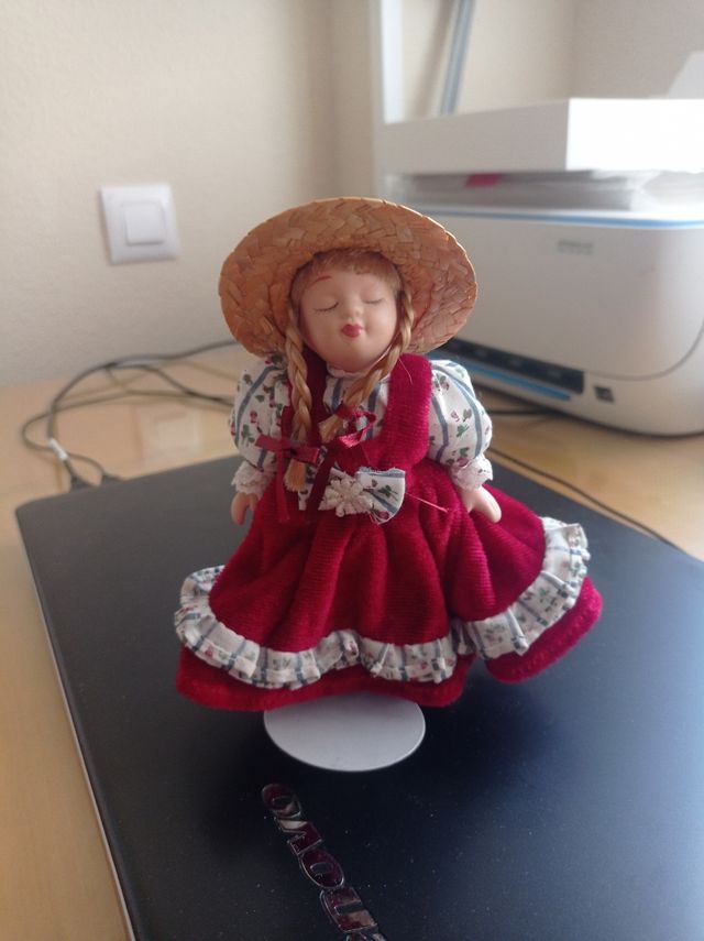 Se venden muñecas de Porcelana