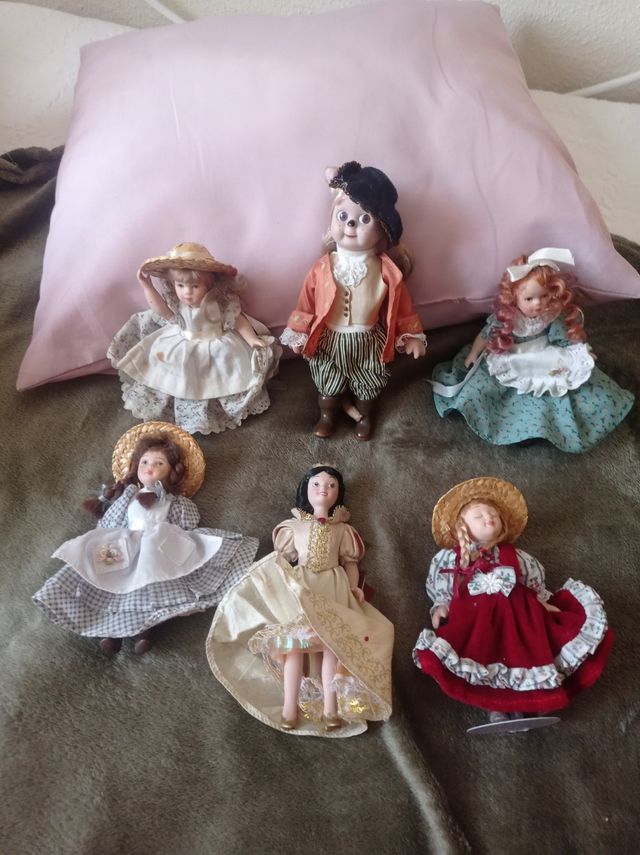 Se venden muñecas de Porcelana