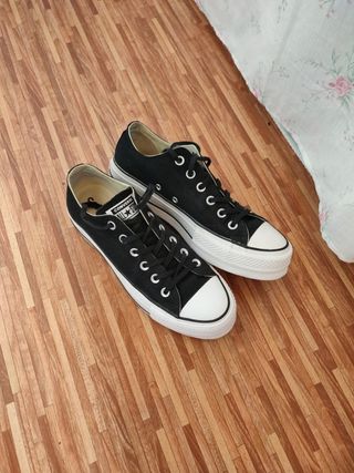 Converse plataforma Negras de segunda mano en WALLAPOP