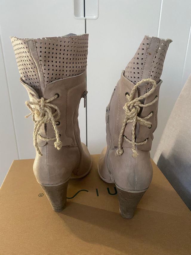 Botas de piel
