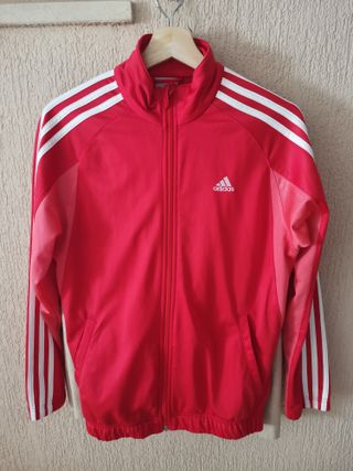 Chandal Adidas rojo de segunda mano en WALLAPOP