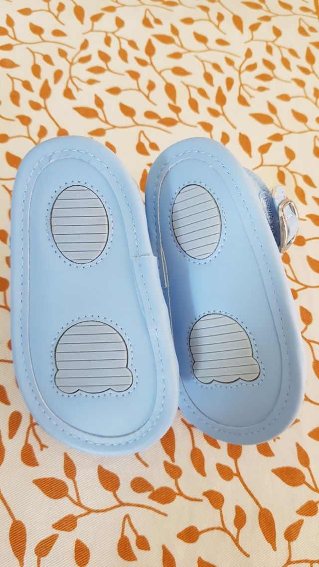 Sandalias azules de piel Mayoral talla 17