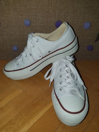 Zapatillas Victoria doble suela de segunda mano por 25 EUR en Madrid en  WALLAPOP