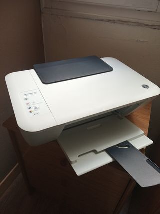 Impresora HP 1510 con escáner de segunda mano por 10 EUR en Vilanova i la  Geltrú en WALLAPOP