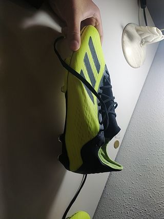 Botas de fútbol de segunda mano en Almansa en WALLAPOP