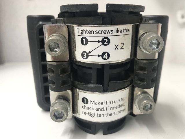 Soporte universal Hamax