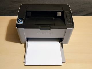 Impresora Samsung Xpress M2022W de segunda mano por 25 EUR en Madrid en  WALLAPOP