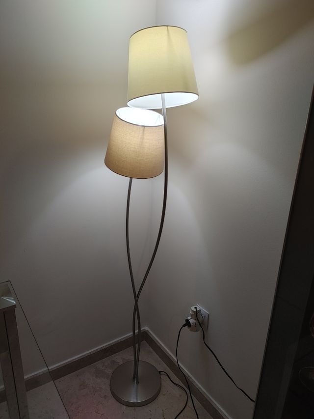 lámpara con diseño moderno