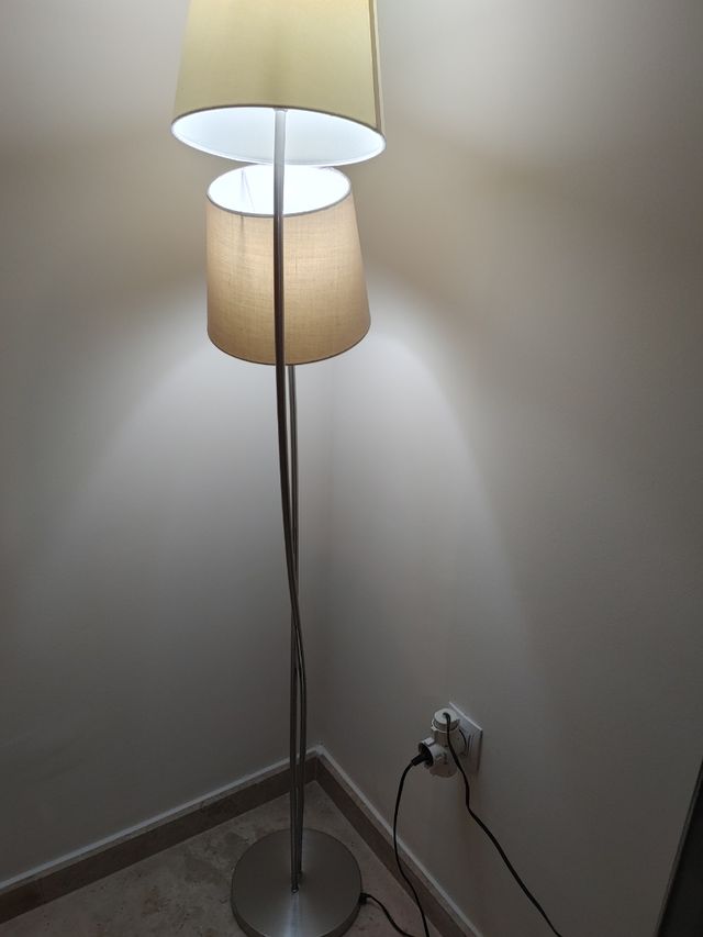 lámpara con diseño moderno