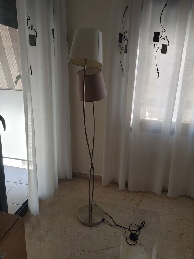 lámpara con diseño moderno