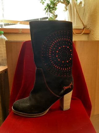 Botines Desigual de segunda mano en Barcelona en WALLAPOP