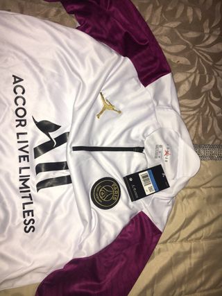 CHANDAL COMPLETO JORDAN de segunda mano por 80 EUR en Oliva en WALLAPOP