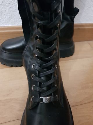 Botas militares altas negras 40 de segunda mano por 27 EUR en Barcelona en  WALLAPOP