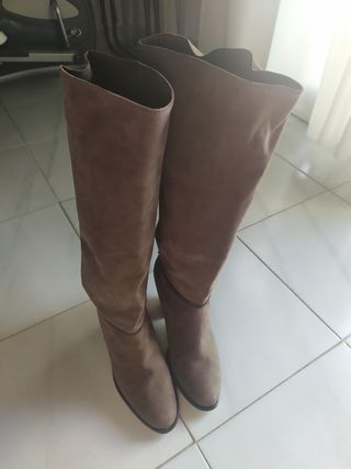Botas altas desmontables talla 39. MK de segunda mano por 35 EUR en Granada  en WALLAPOP