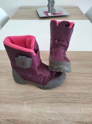 Botas agua\\/nieve de segunda mano por 10 EUR en Barcelona en WALLAPOP