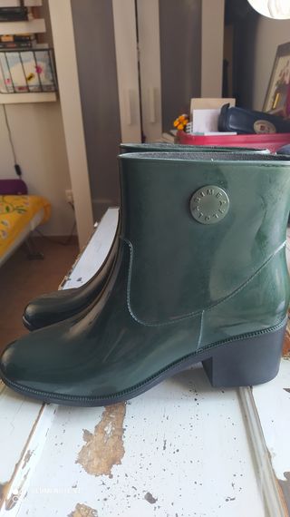 Botas de agua Bimba y Lola de segunda mano en WALLAPOP