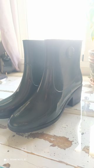 Botas Bimba y Lola de segunda mano por 10 EUR en Sevilla en WALLAPOP