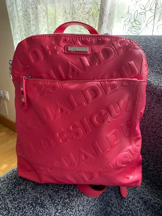 Mochila rosa desigual de segunda mano por 35 EUR en Alcobendas en WALLAPOP